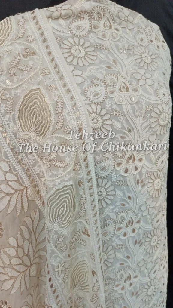 3D Embroidery Chikankari Suit, detail 2