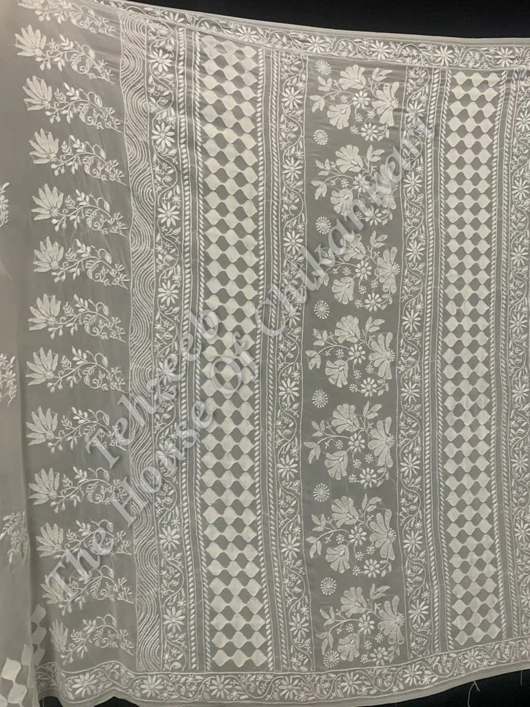 Darazkari Applique Lucknowi Chikankari Taar Saree, detail 2