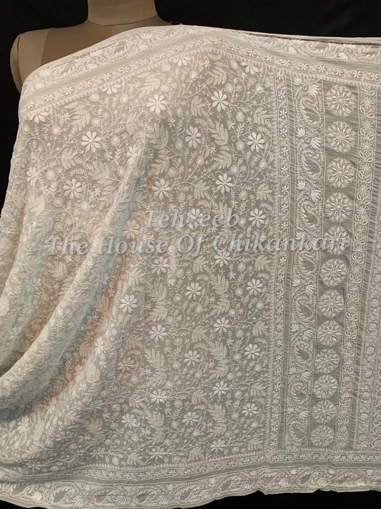 Do Taar Lucknowi Chikankari Saree