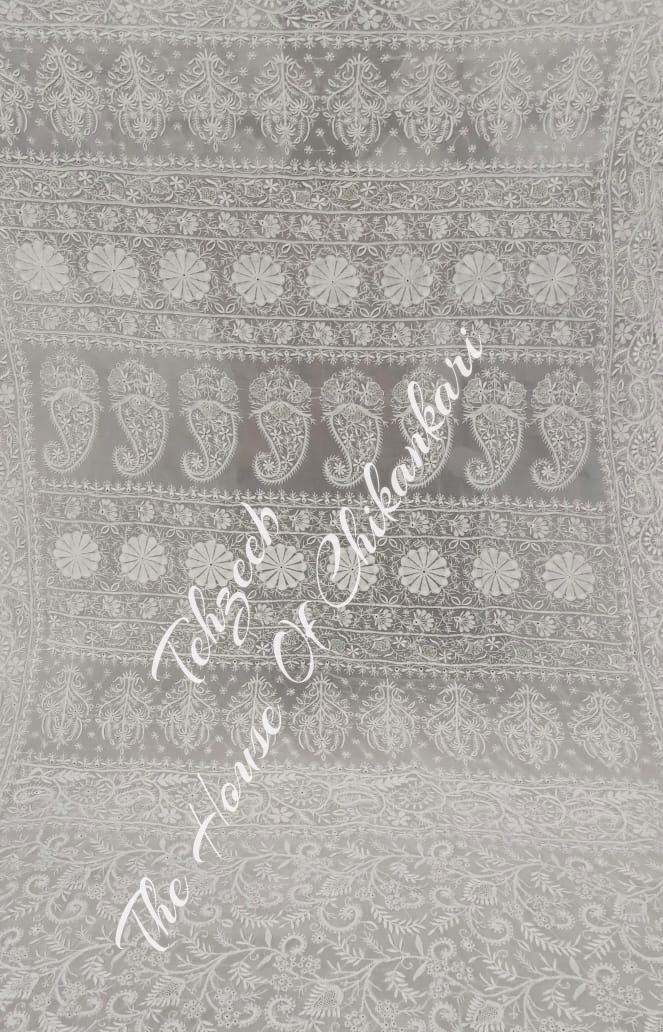 Ek Taar Lucknowi Chikankari Saree, Silver-Grey Scroll Jaal, detail 2