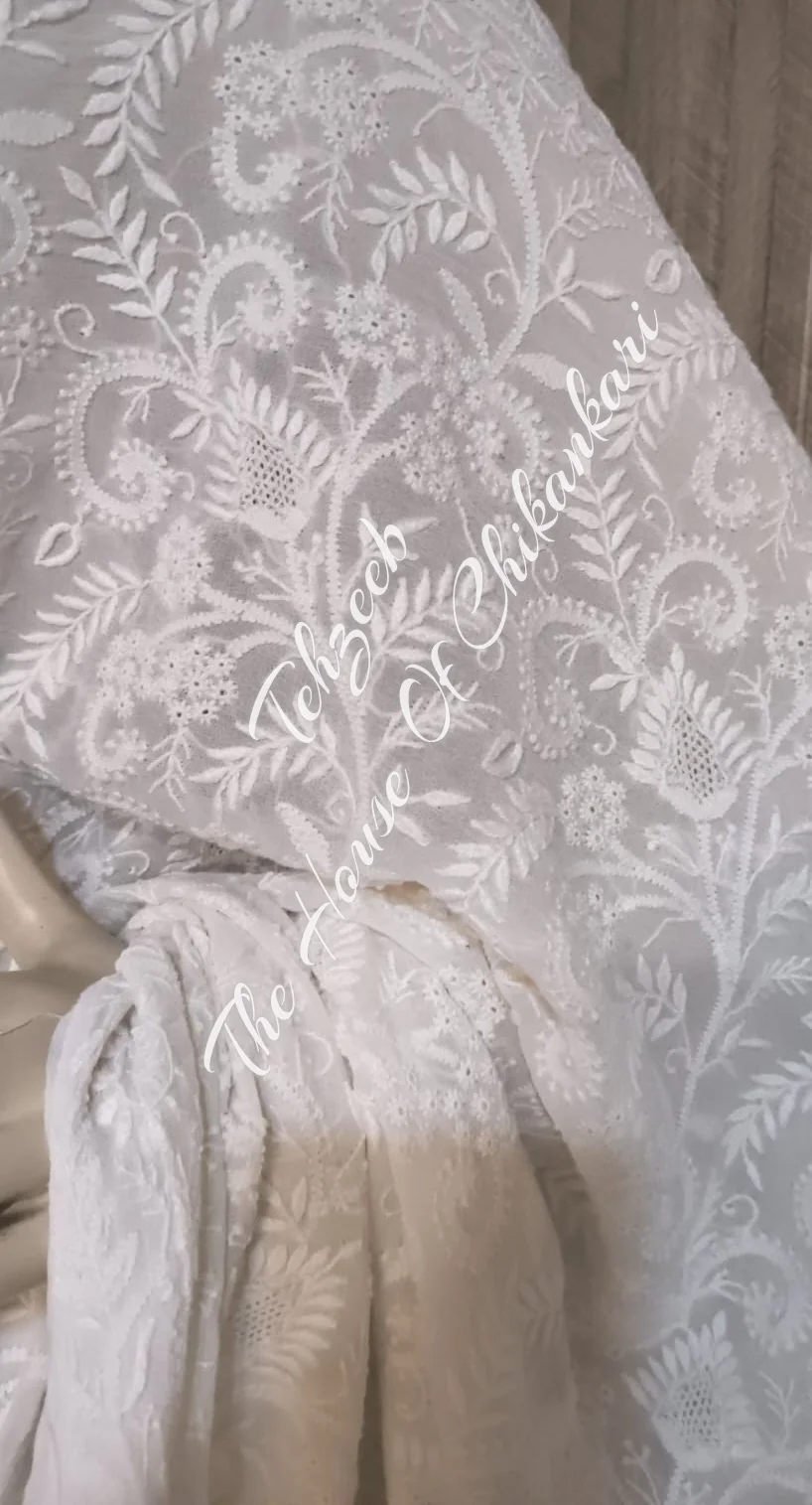 Ek Taar Lucknowi Chikankari Saree, Silver-Grey Scroll Jaal, detail 3
