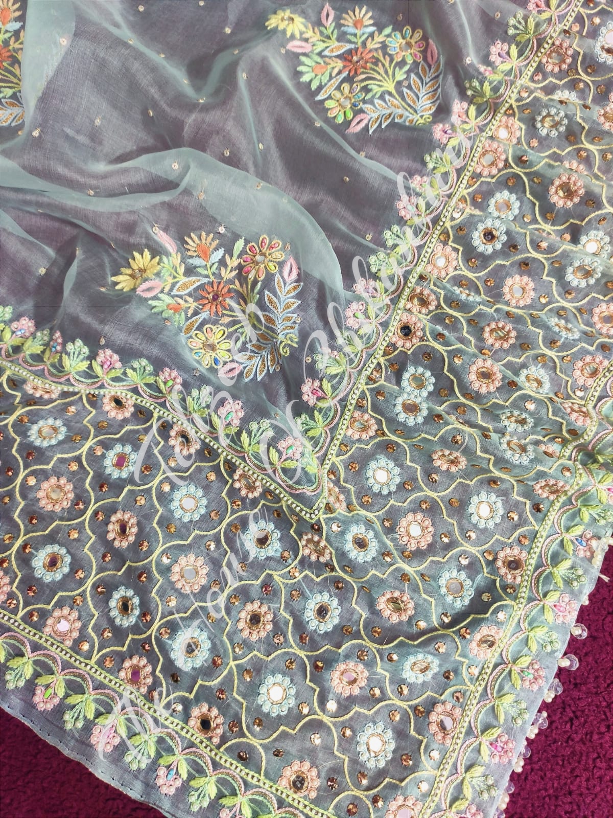 Exquisite Organza Silk EK Taar Chikankari Saree, detail 2
