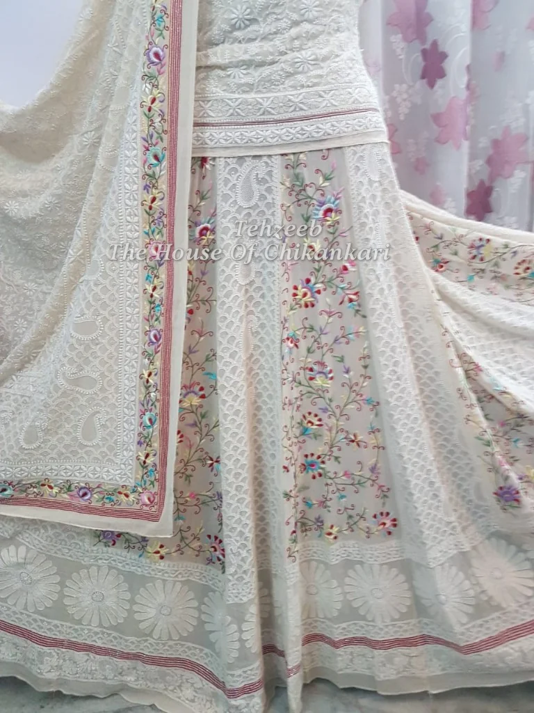 Lehenga Set : Parsigara with Chikankari, detail 3