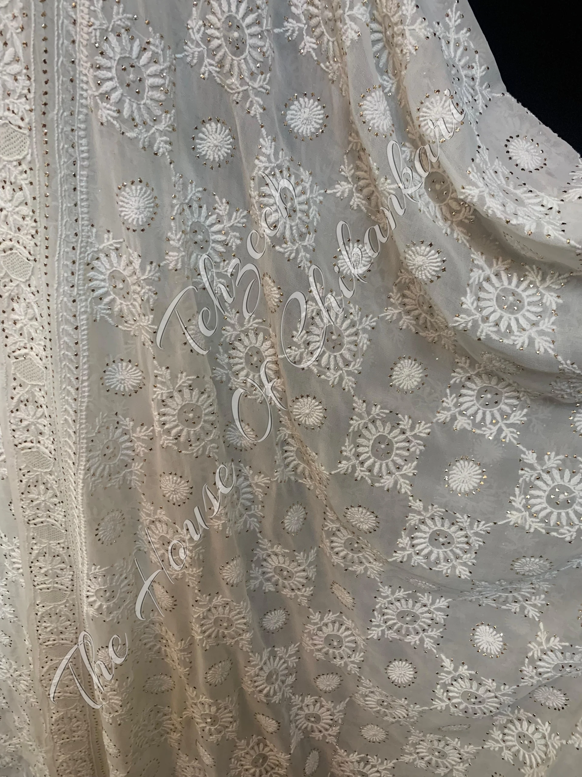 Luxury Ek Taar Lucknowi Chikankari Suit, detail 4