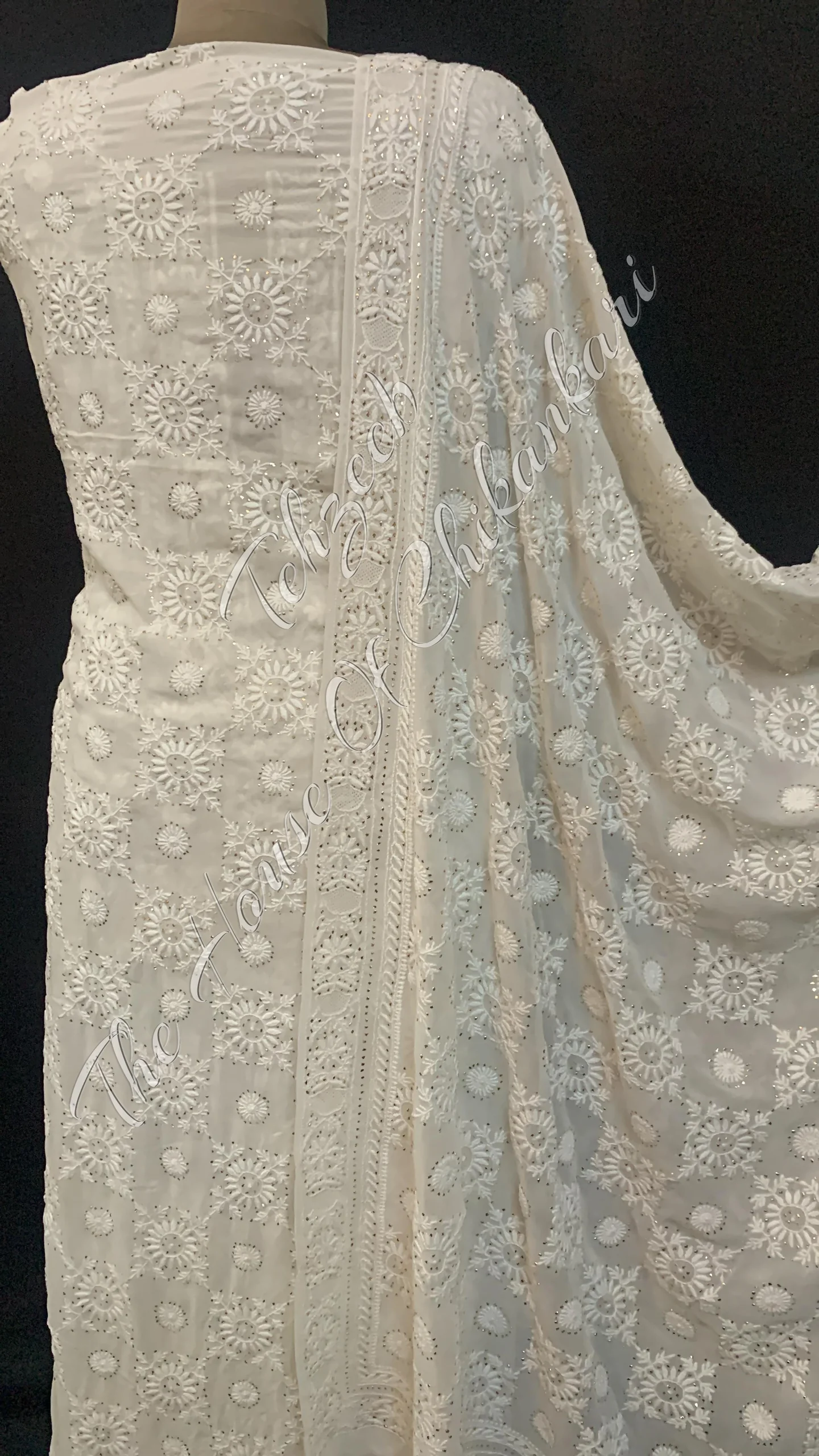 Luxury Ek Taar Lucknowi Chikankari Suit, detail 5