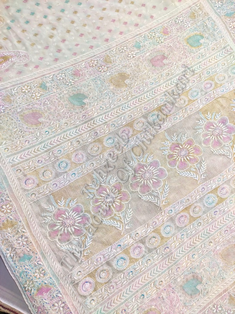 MAHARANI - Designer Ek Taar Chikankari Saree, Gold Tissue with Pink Florals, detail 3