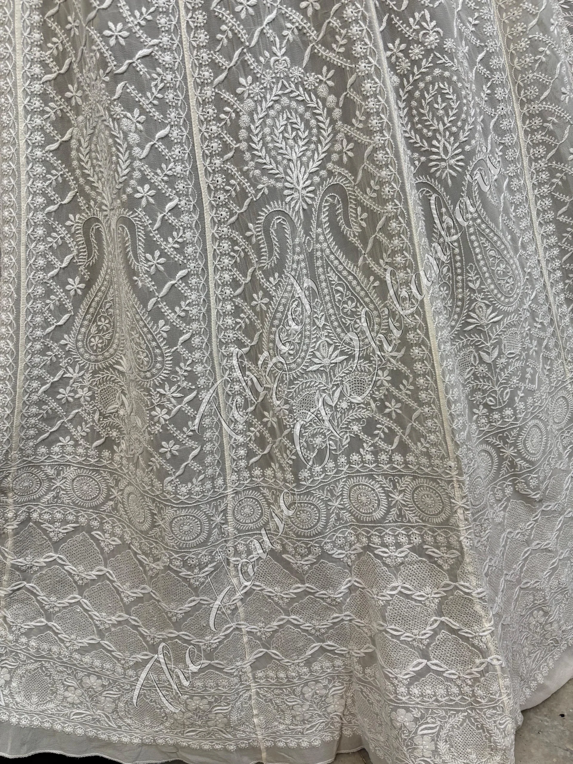 Mughal Nakkashi Ek Taar Haath Jaali Lucknowi Chikankari Lehenga, detail 2