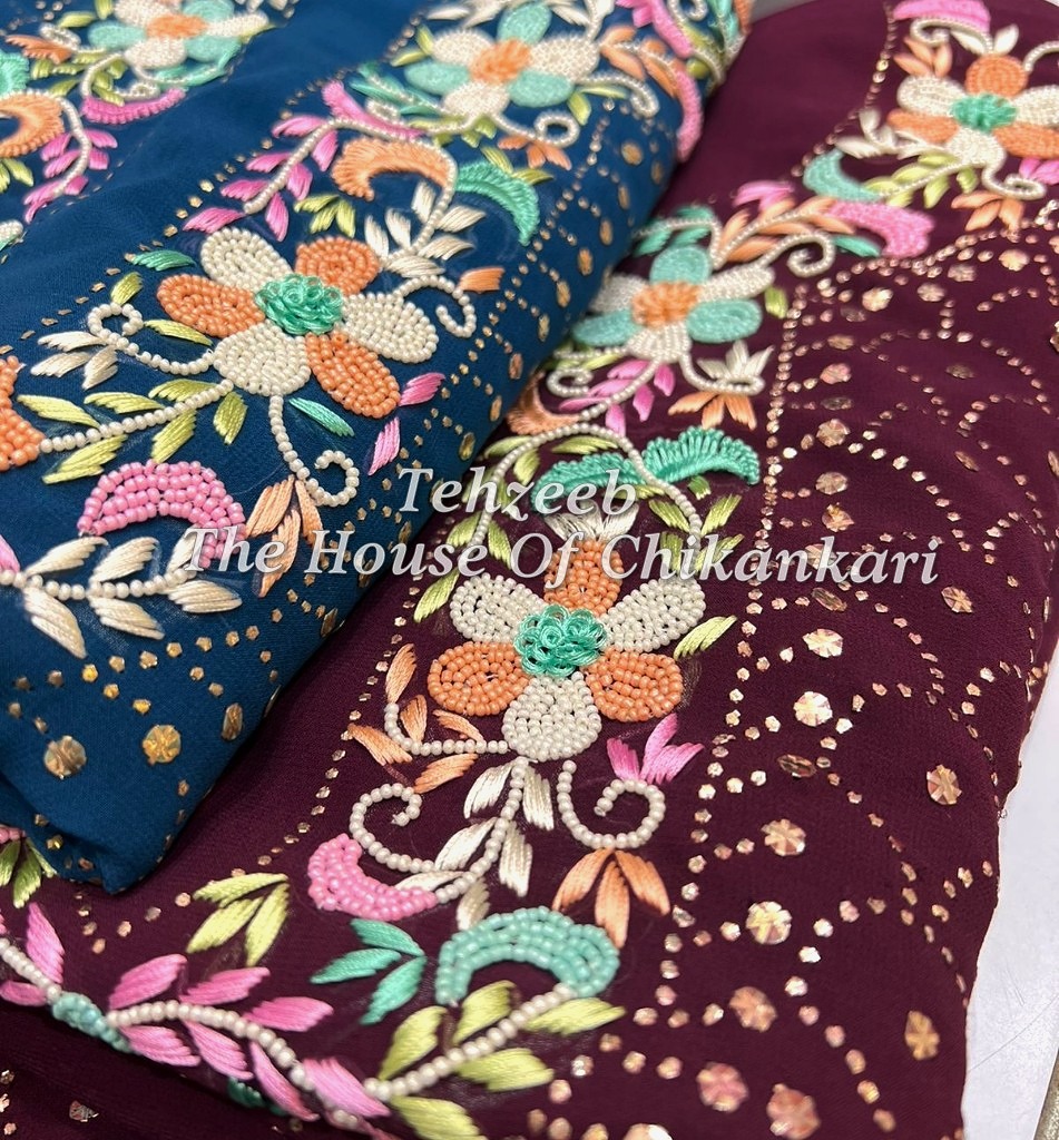 Mukaish - Kamdani Suit of Parsi & Frenchknot