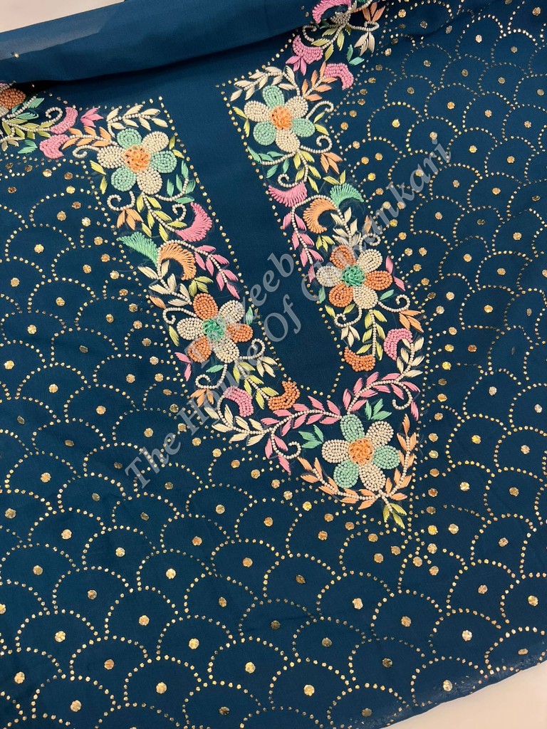 Mukaish - Kamdani Suit of Parsi & Frenchknot, detail 2