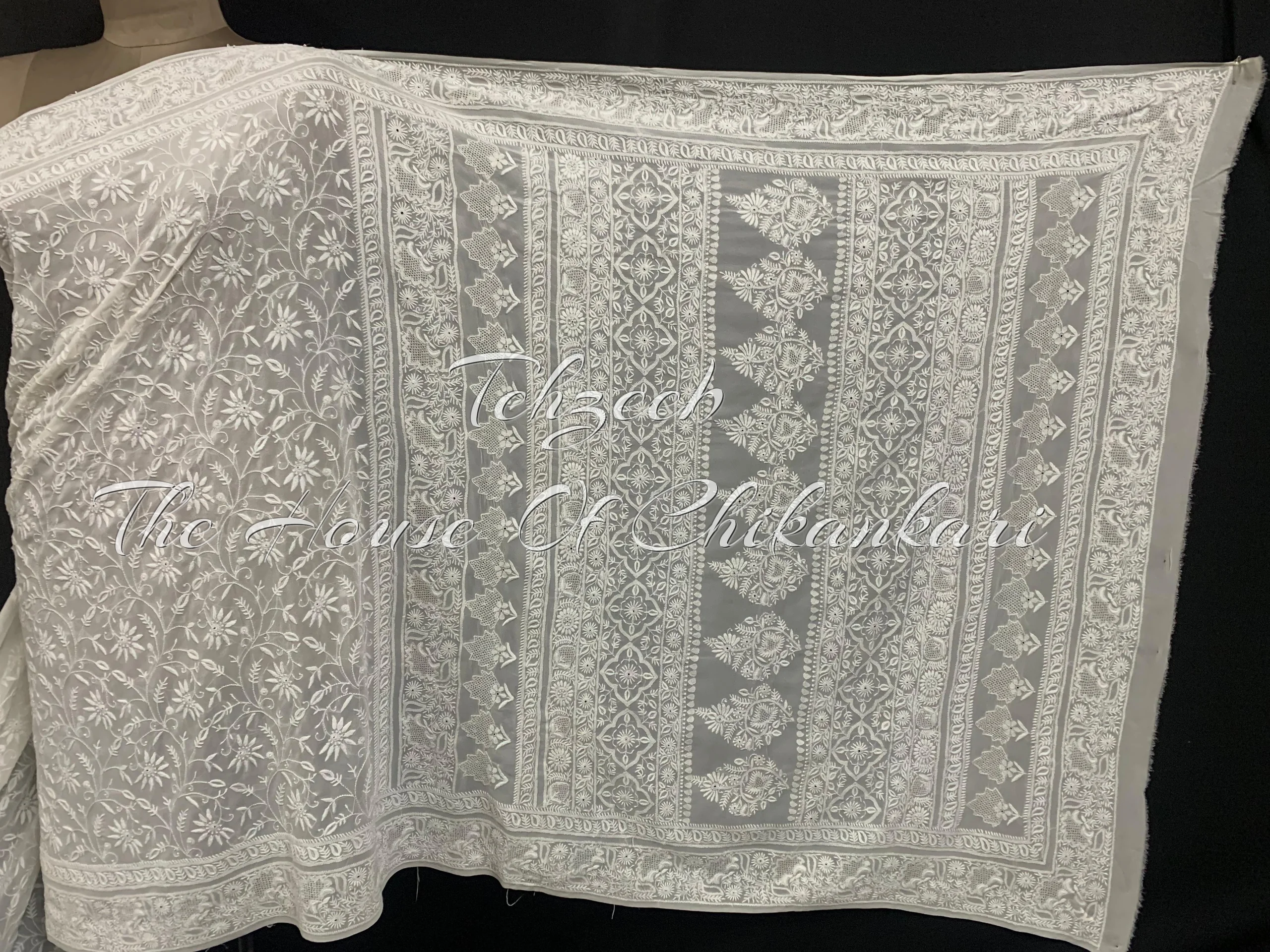 Nakkashi: Ek Taar Lucknowi Chikankari Saree, detail 2