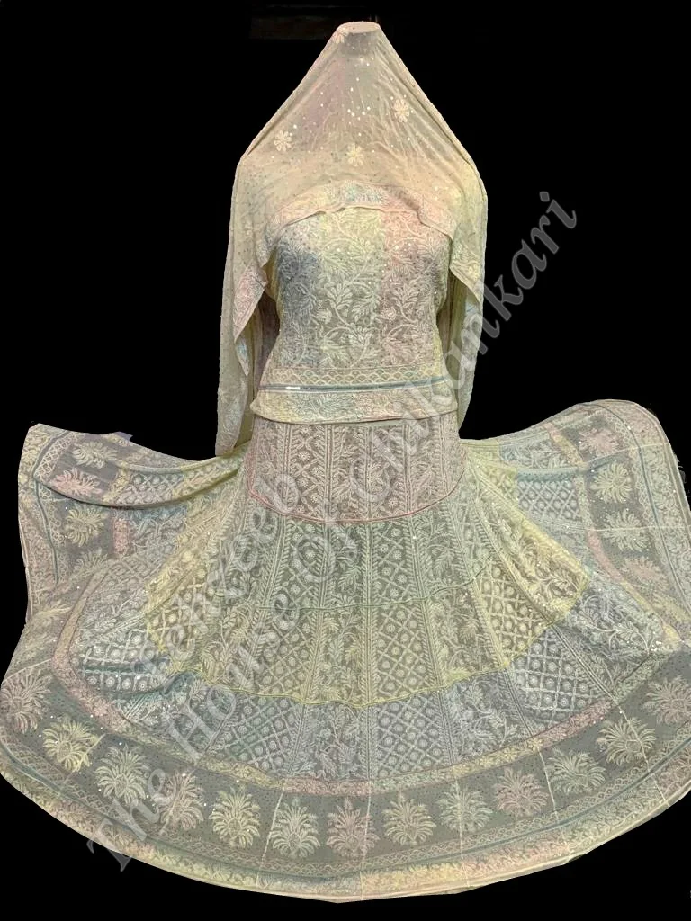 Rangdaari - Lucknowi Chikan Lehenga Set, detail 2