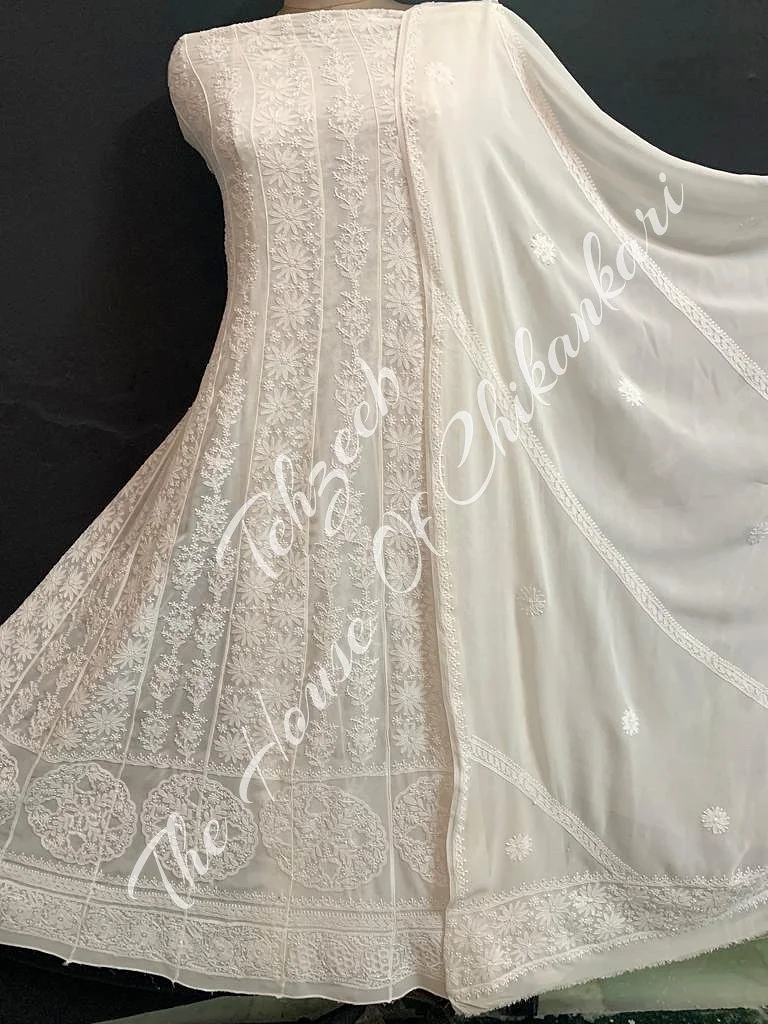 Saadgi - Ek Taar Lucknowi Chikankari Anarkali, Ivory with Medallion Hem, detail 3