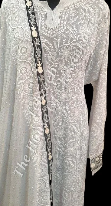 Shahi Pehnawa - Ek Taar Chikankari with Parsigara & Mukaish, detail 2
