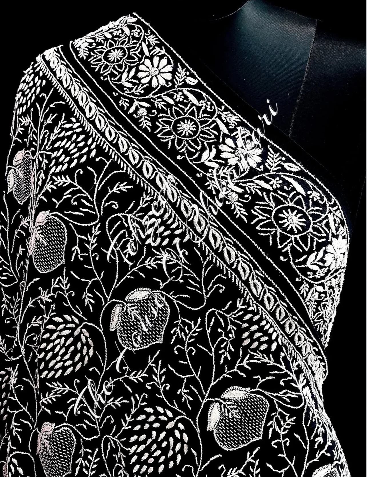 Siyahi - Black & White Ek Taar Chikankari Dupatta with Haath Jaali, detail 2