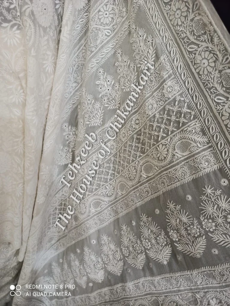 Teen Taar - Lucknowi Chikankari Saree, detail 2