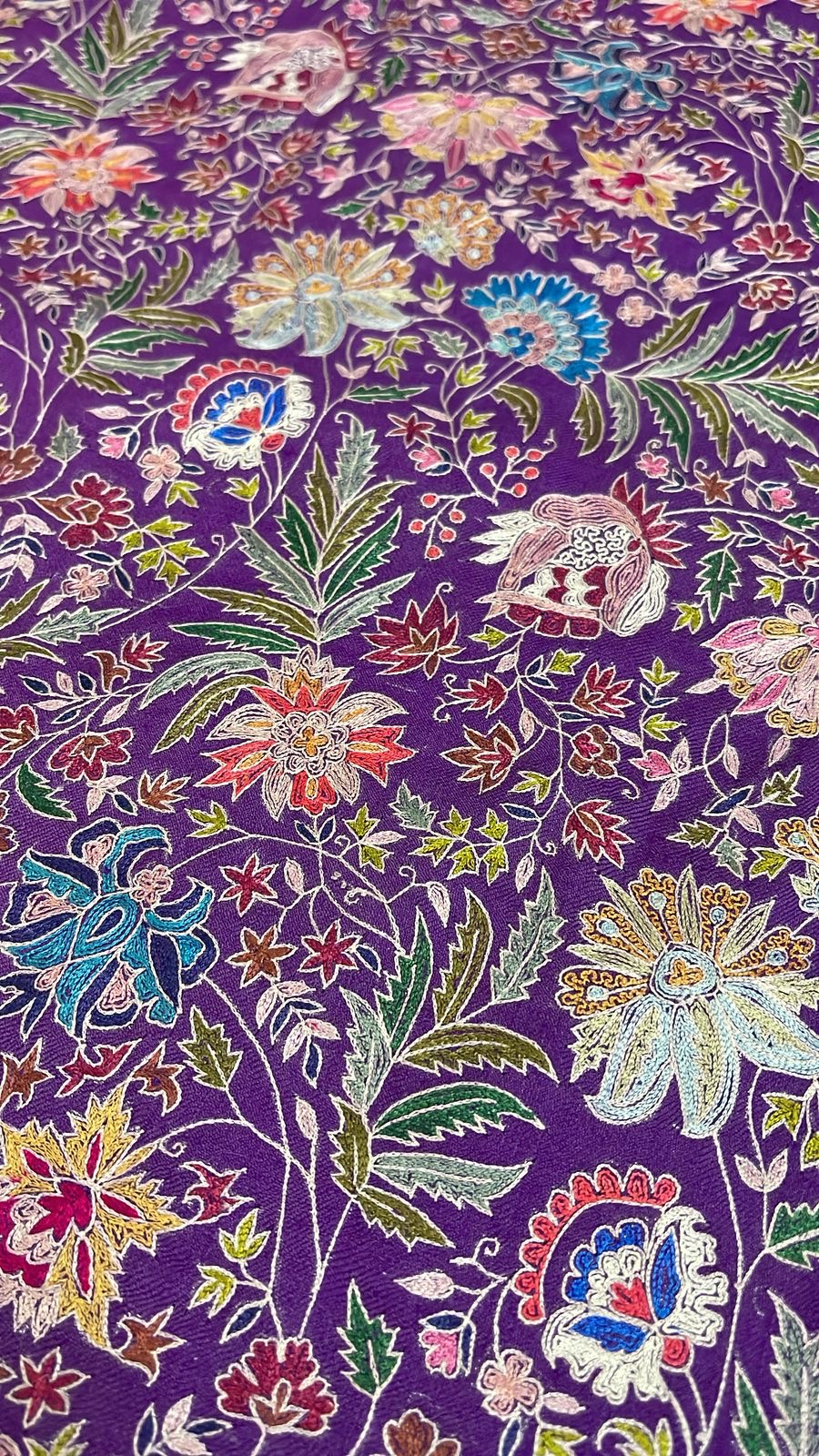 Zahra - Handcrafted Heirloom Dupatta in Kashidakari, Sozni, Tilla & Chikankari, detail 4